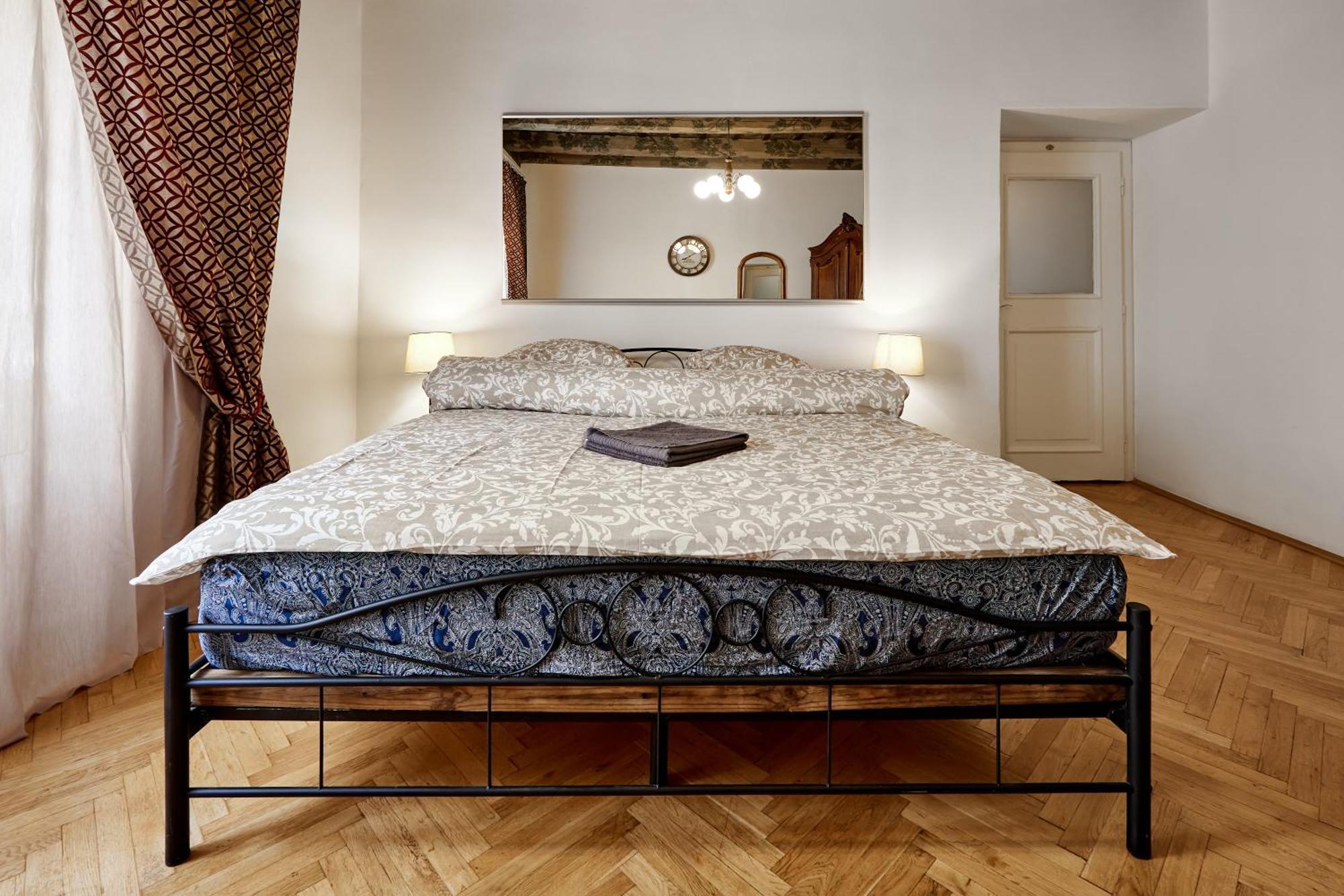 At The Blue Lion & Parking Assistance Apartamento Praga Exterior foto