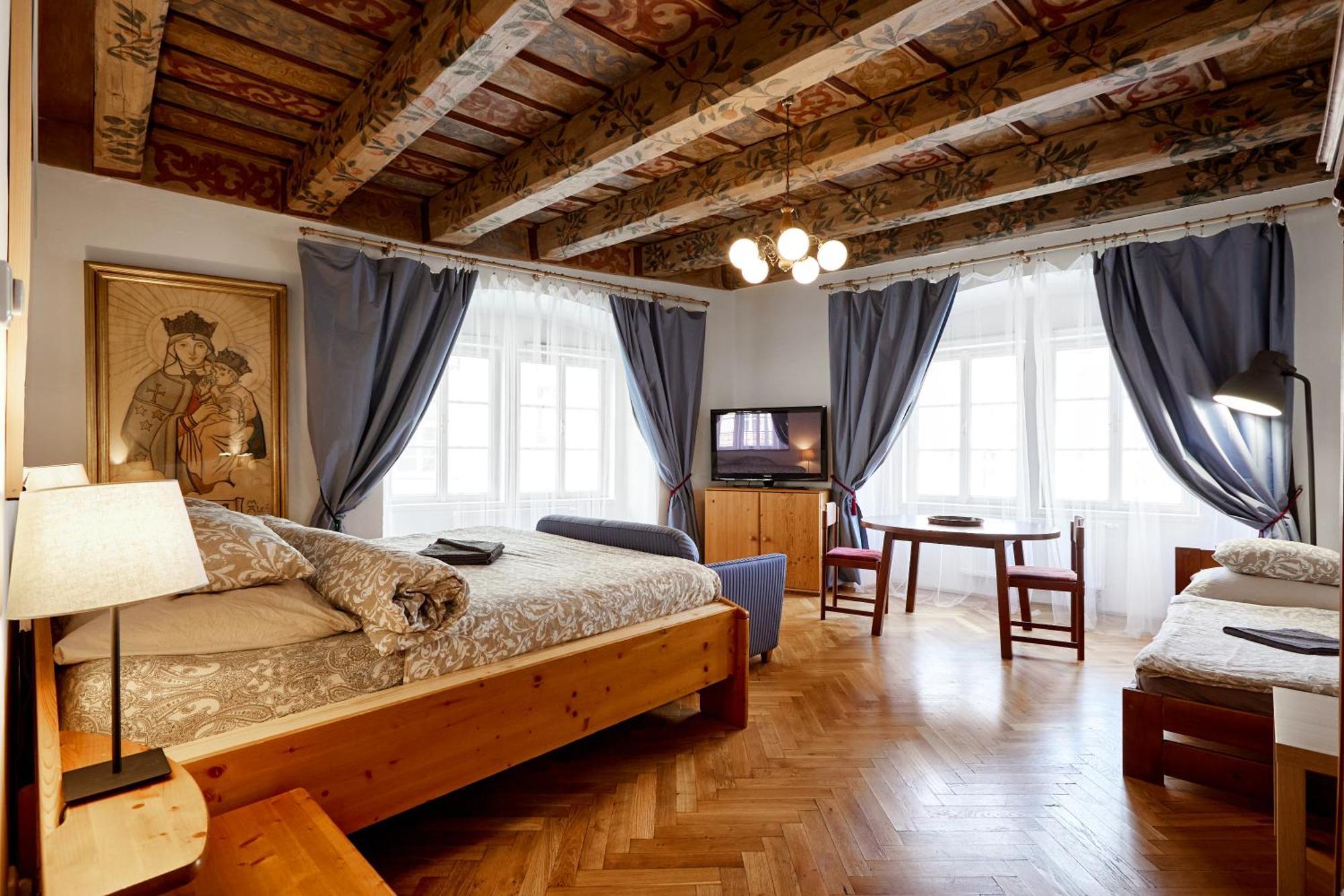 At The Blue Lion & Parking Assistance Apartamento Praga Exterior foto