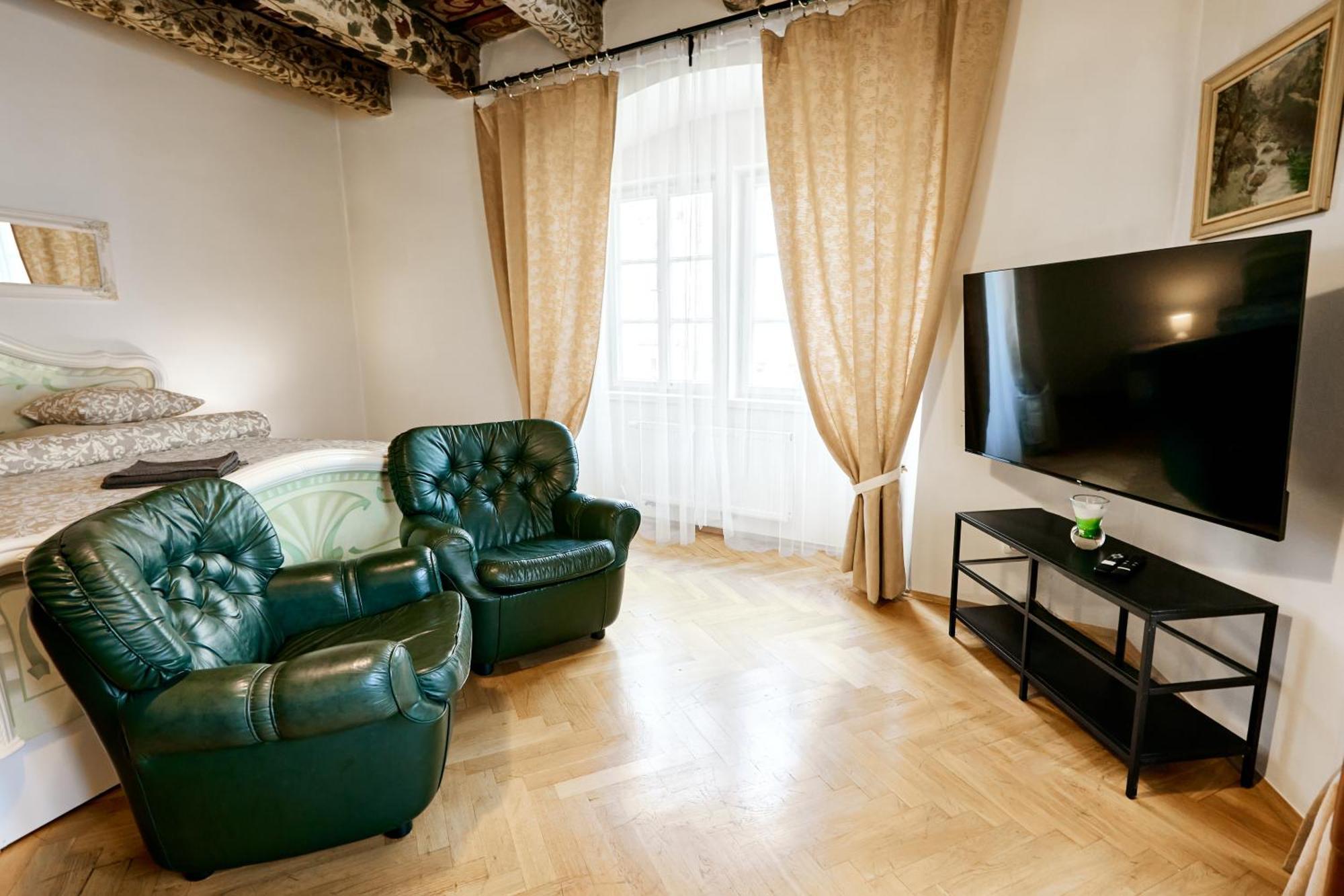 At The Blue Lion & Parking Assistance Apartamento Praga Exterior foto