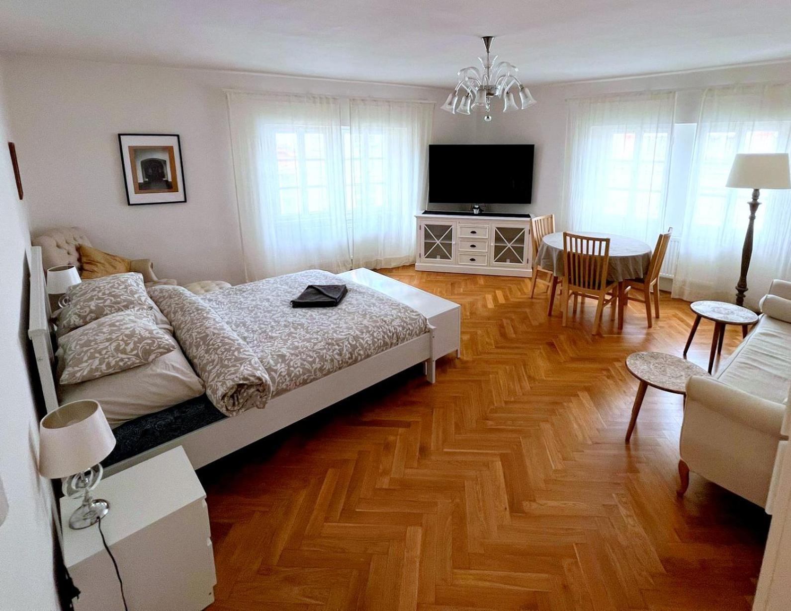 At The Blue Lion & Parking Assistance Apartamento Praga Exterior foto