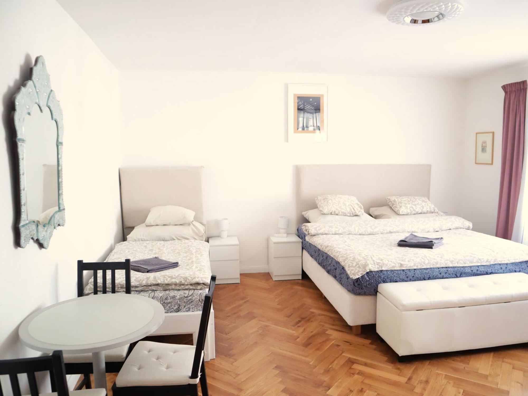 At The Blue Lion & Parking Assistance Apartamento Praga Exterior foto