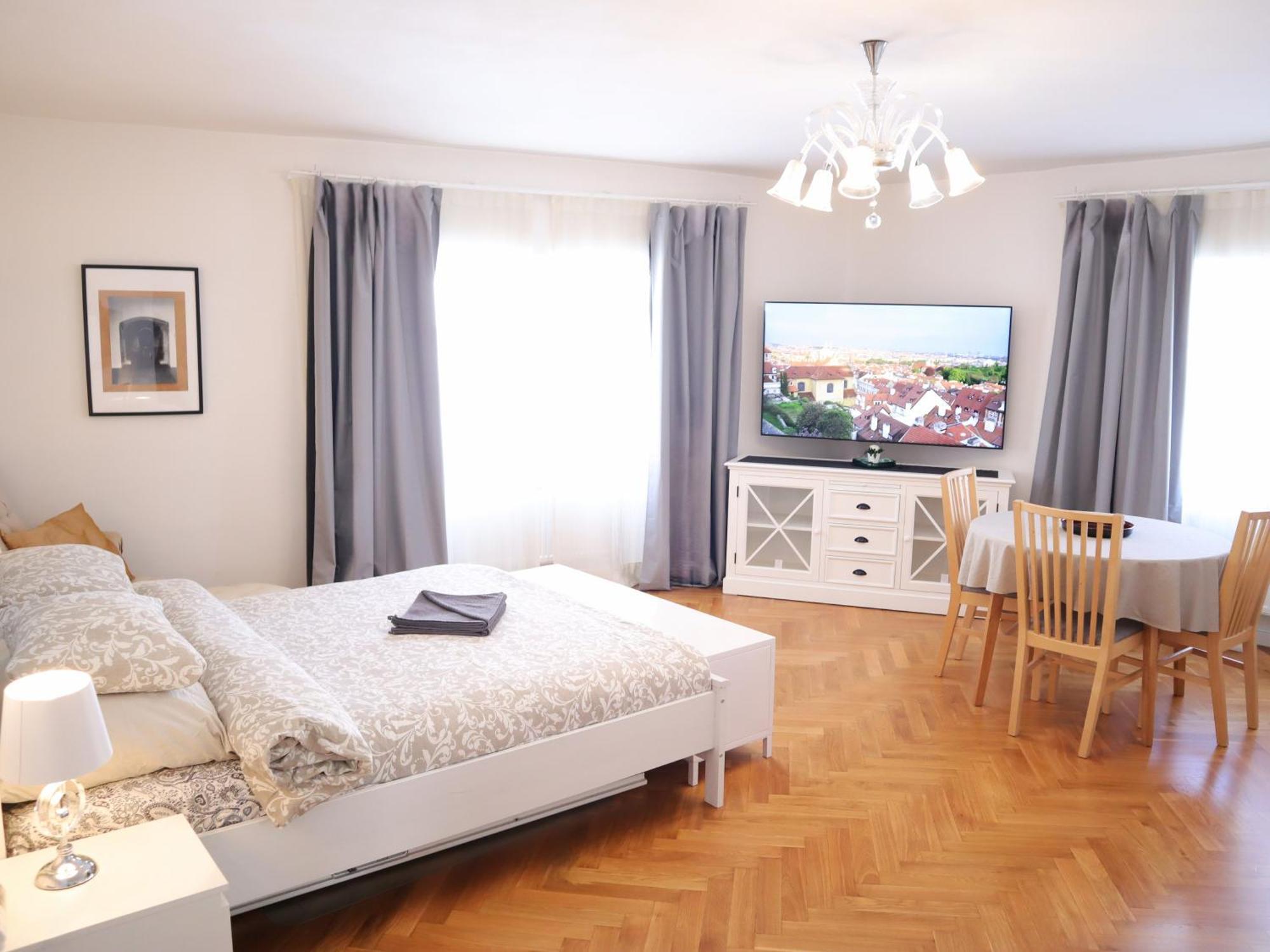 At The Blue Lion & Parking Assistance Apartamento Praga Exterior foto
